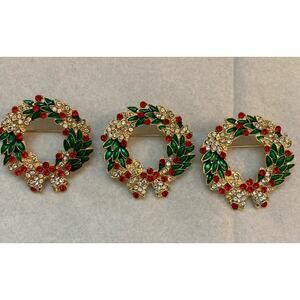 A bundle of 3 Brooches Christmas Cristal Glass Stone Fashion